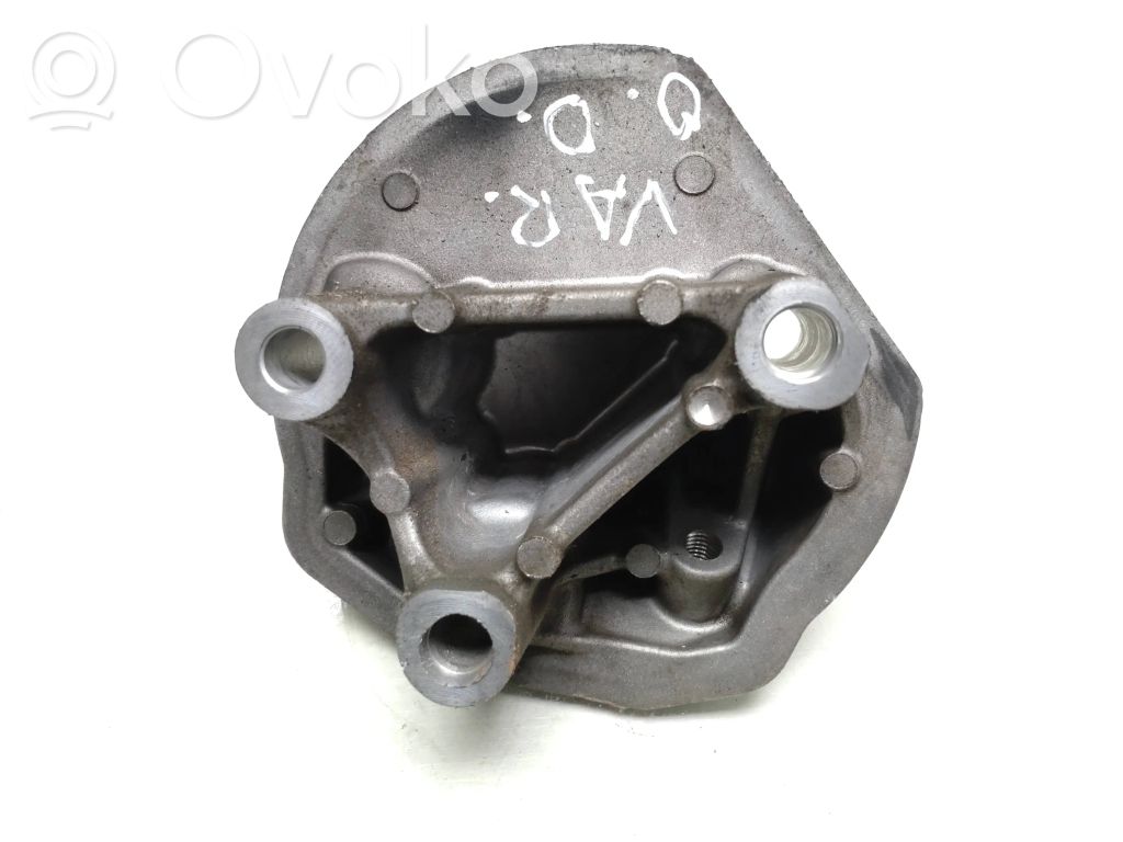 Citroen C4 I Engine mounting bracket 