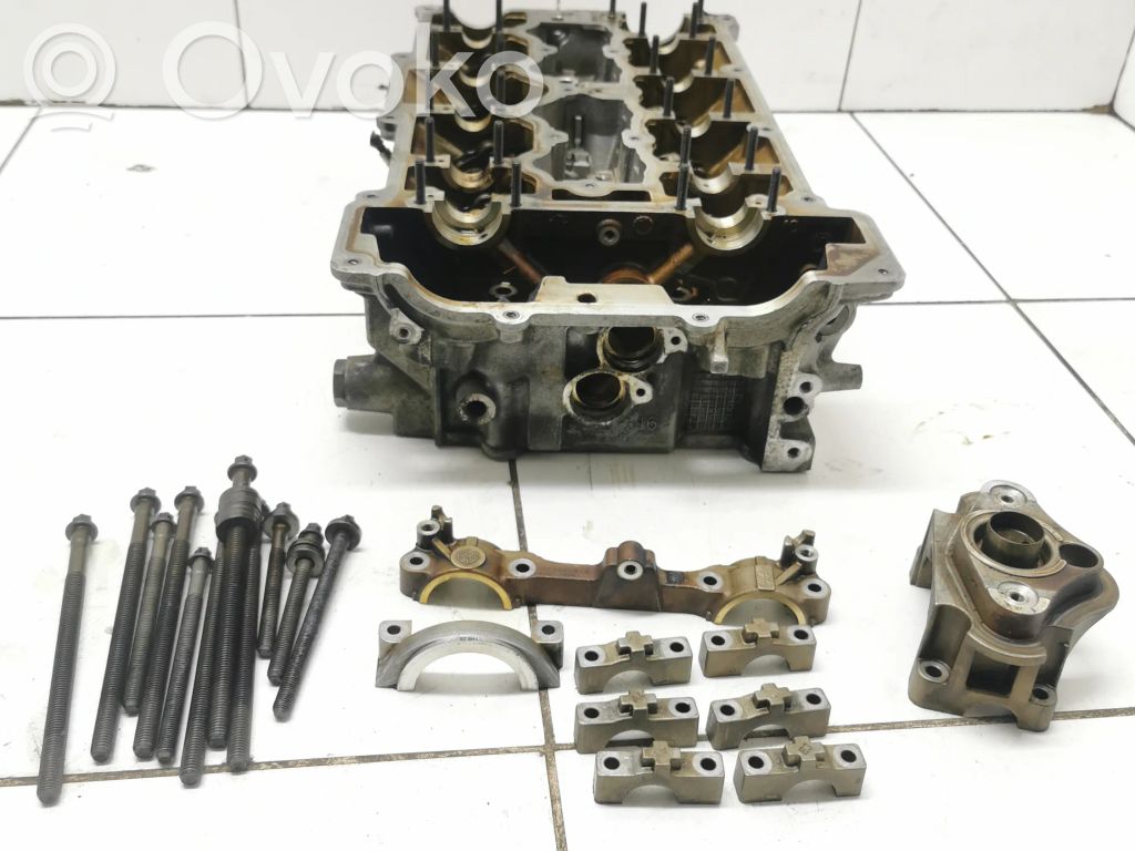 BMW 1 E81 E87 Engine head 
