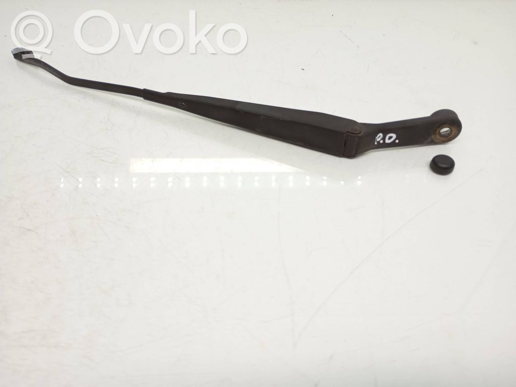 Suzuki Grand Vitara II Priekinio stiklo valytuvų kojelė 
