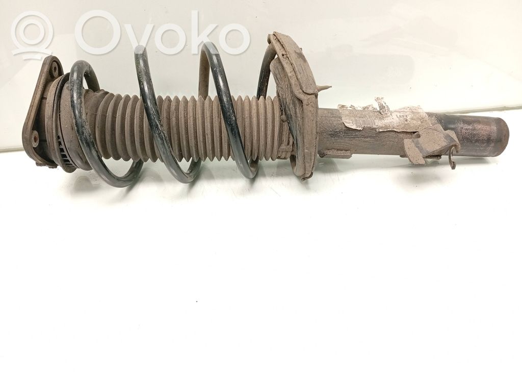 Volvo V40 Priekšpusē amortizators ar atsperi 