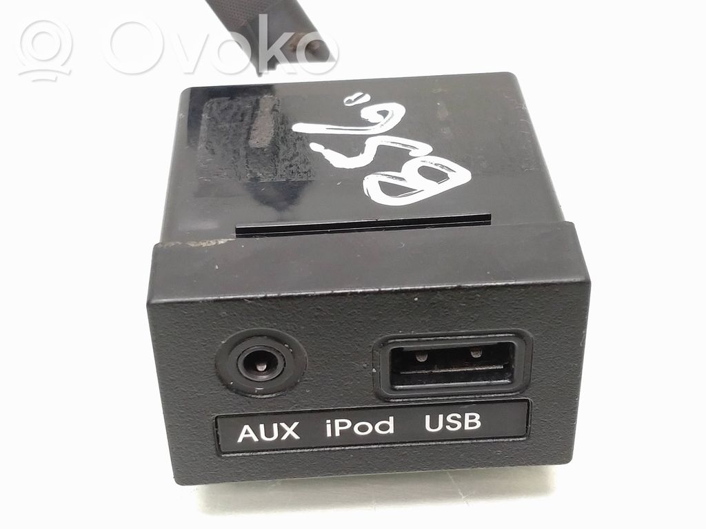 Hyundai ix20 Conector priză AUX 