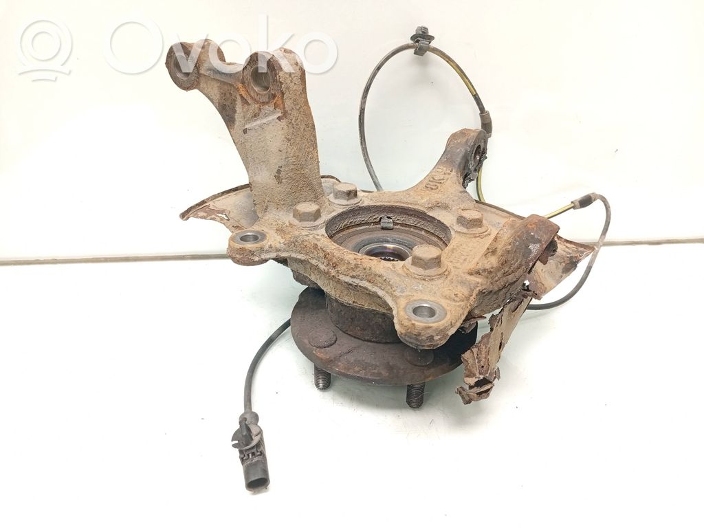 Toyota Auris E180 Zwrotnica koła przedniego 