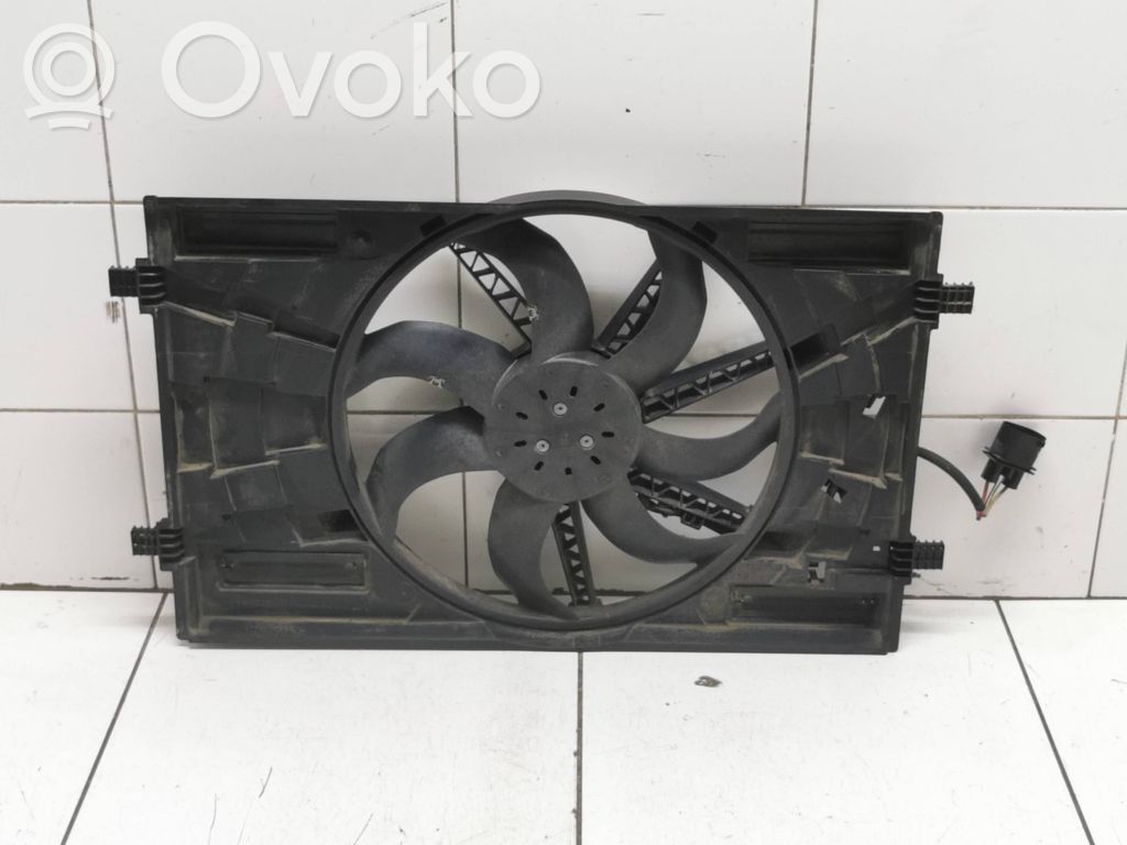 Volkswagen PASSAT B8 Elektryczny wentylator chłodnicy 