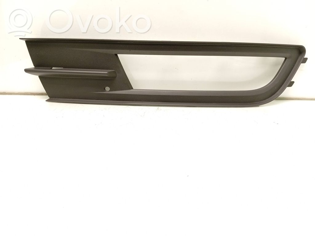 Volkswagen PASSAT B8 Etusumuvalon ritilä