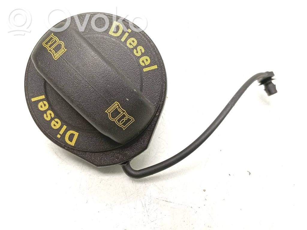 Volkswagen PASSAT B8 Tappo del serbatoio del carburante 