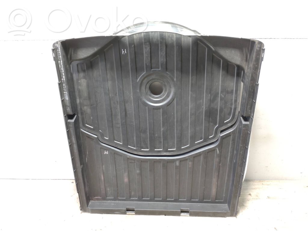 Audi A4 S4 B7 8E 8H Vararenkaan osion verhoilu 
