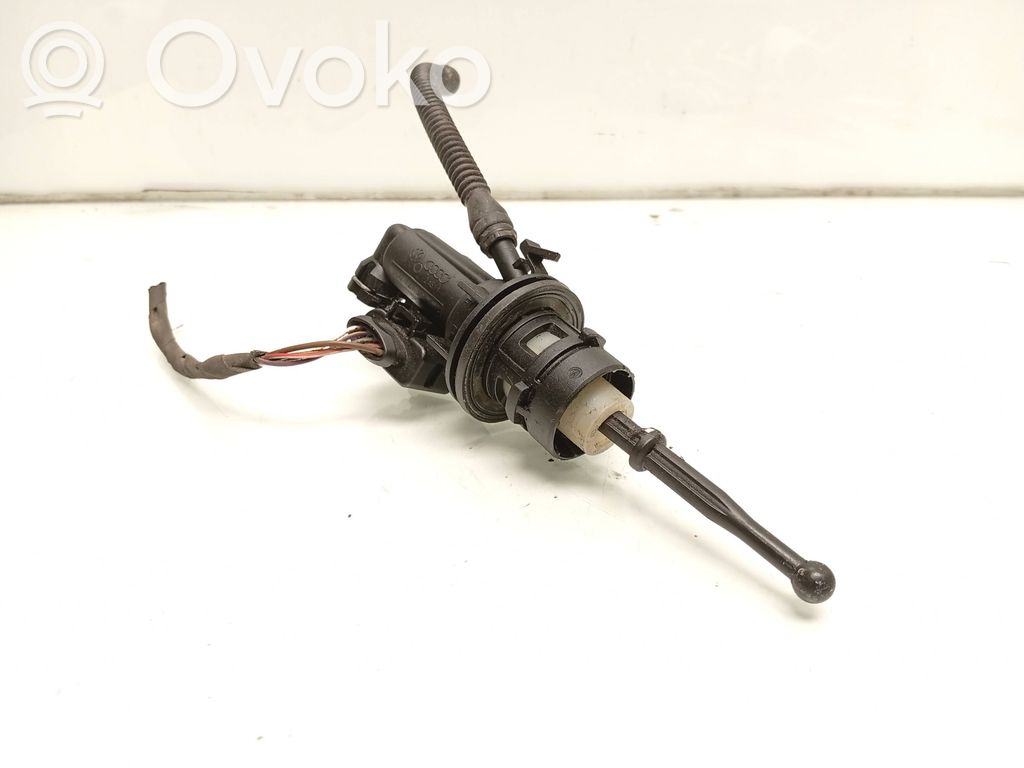 Volkswagen PASSAT B7 Główny cylinder sprzęgła 