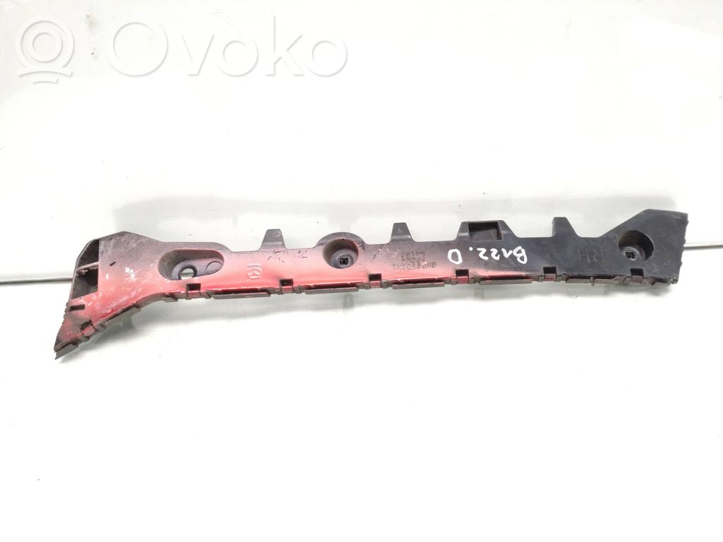 Rear bumper mounting bracket   GHP9502H1