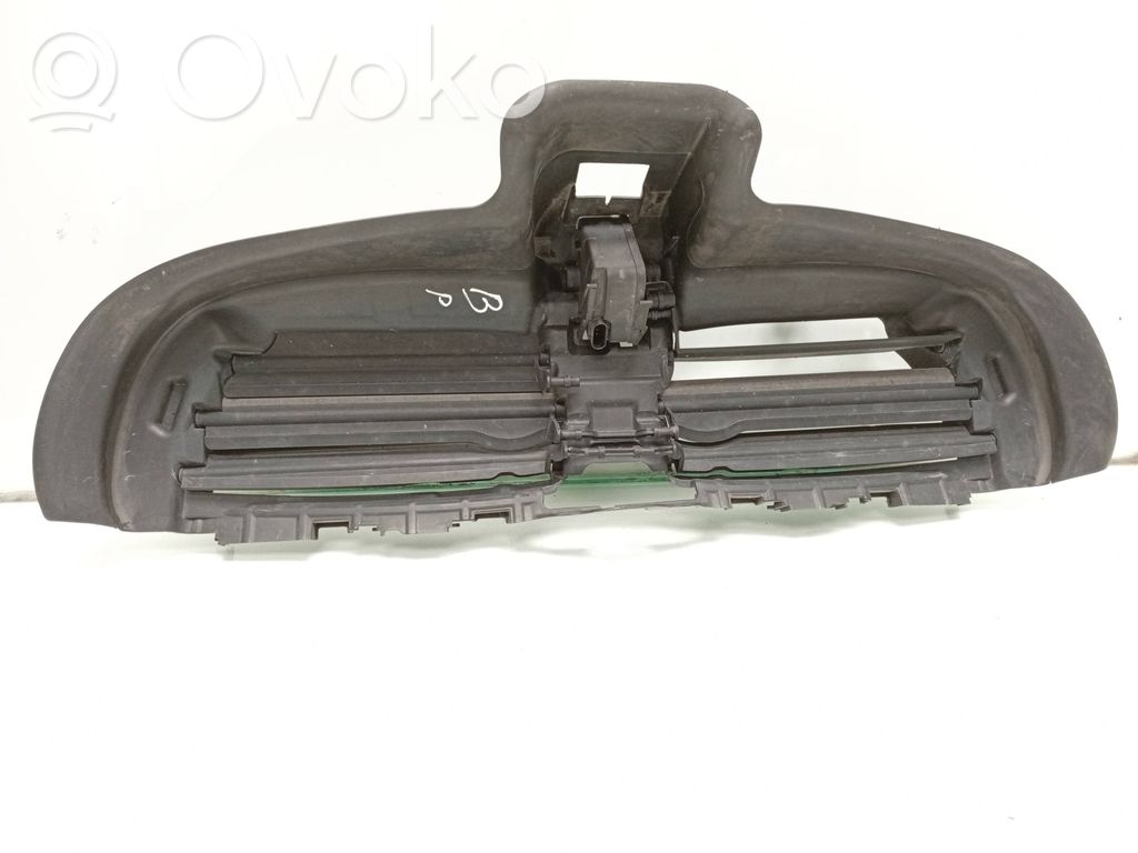 BMW 1 E81 E87 Intercooler air guide/duct channel 