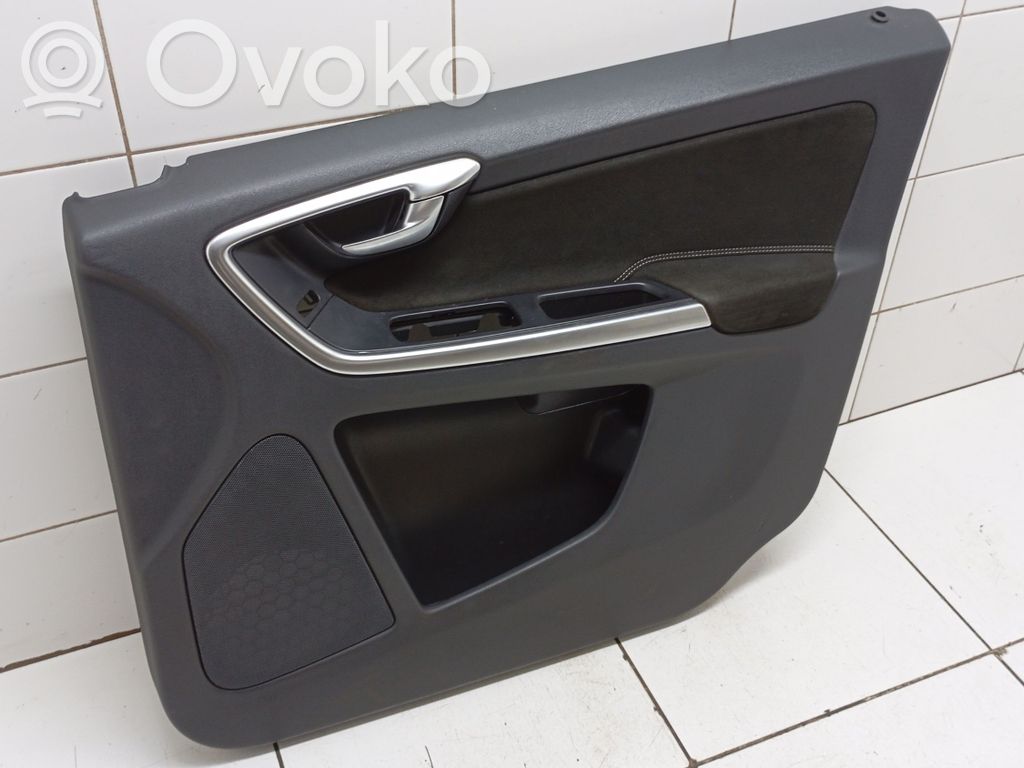 Volvo XC60 Front door card panel trim 