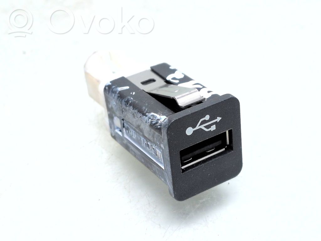 USB-pistokeliitin   9237656,84109237656