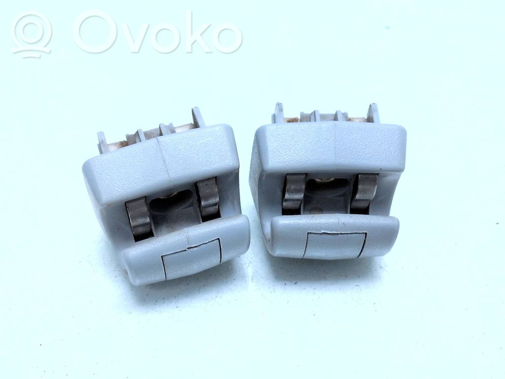 Mercedes-Benz Vito Viano W639 Clip/gancio/supporto per aletta parasole 