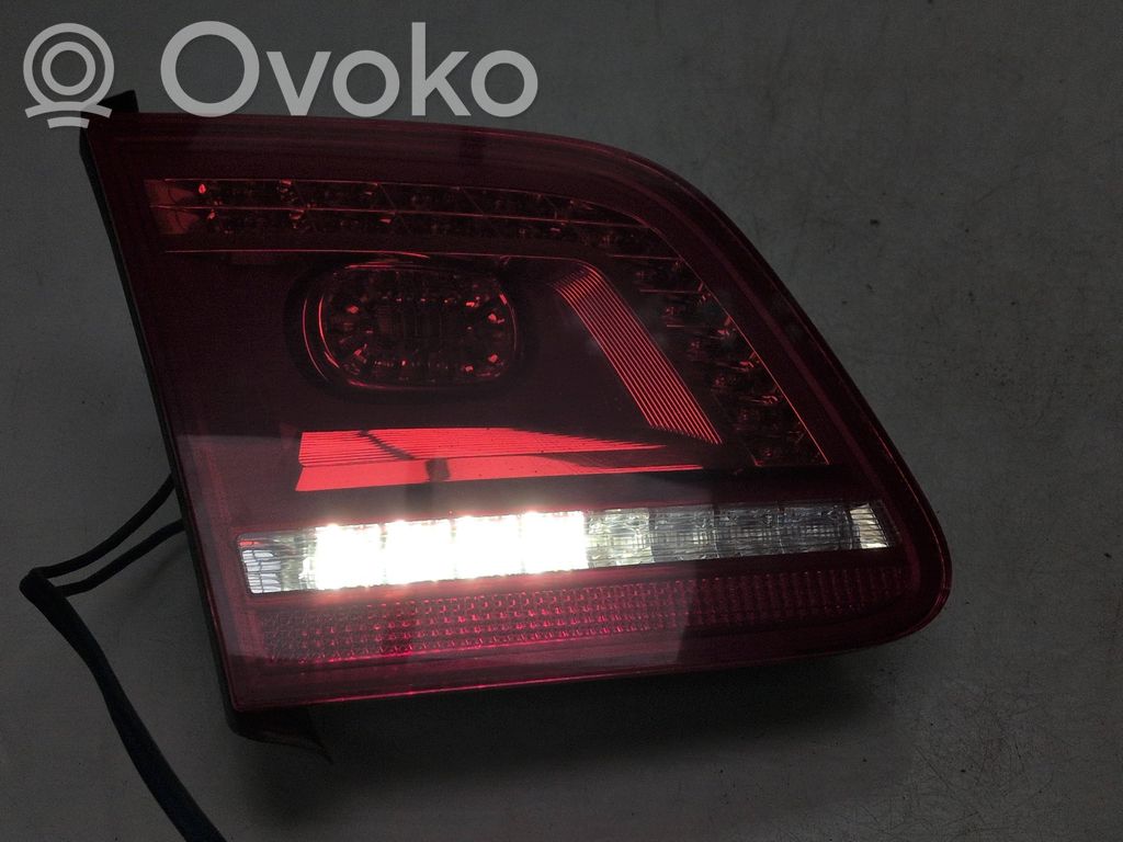 Lampy tylnej klapy bagażnika   3D0945093D