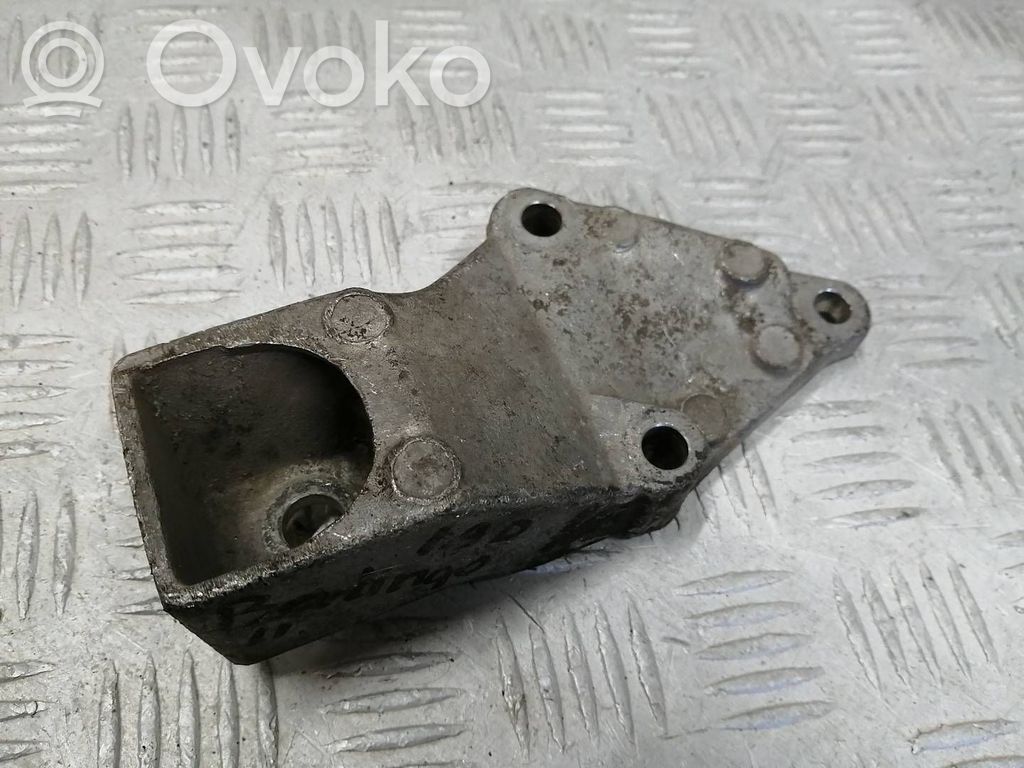 Peugeot Partner Engine mount bracket 