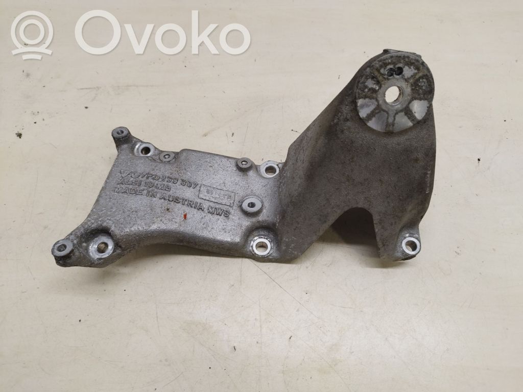 Volkswagen Touareg II Engine mounting bracket 