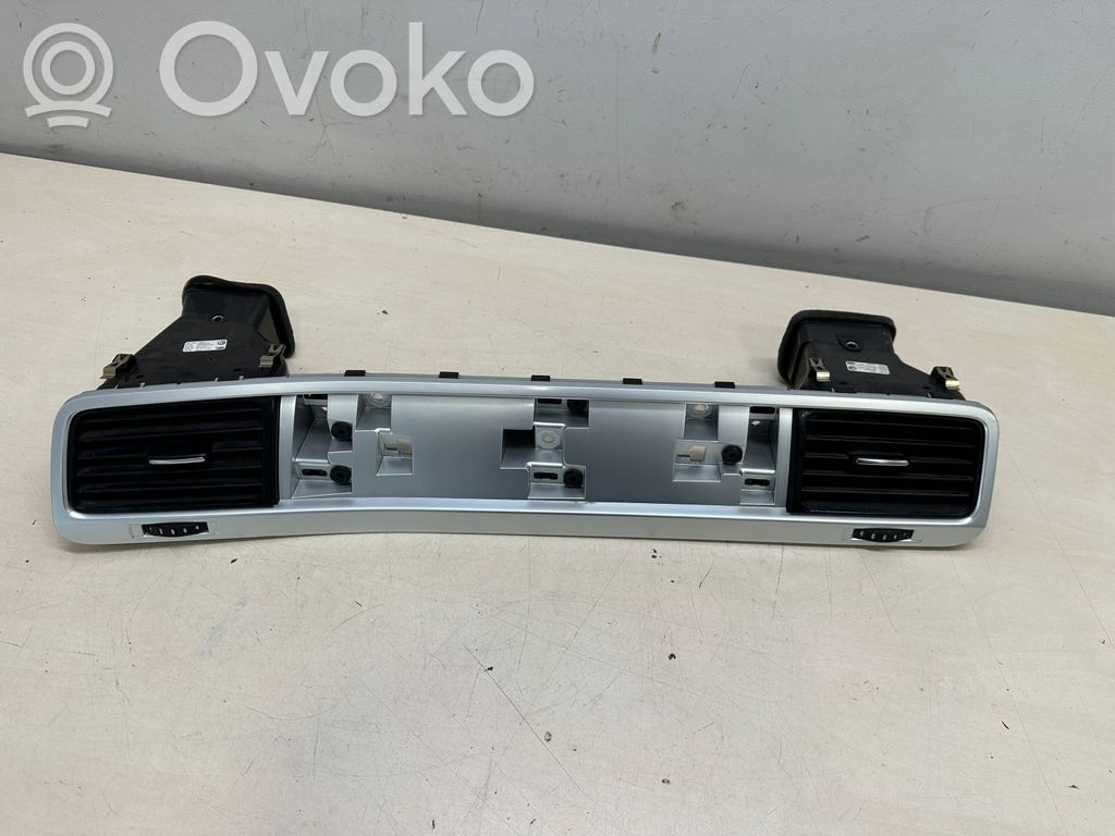 Volkswagen Touareg II Ramka deski rozdzielczej 