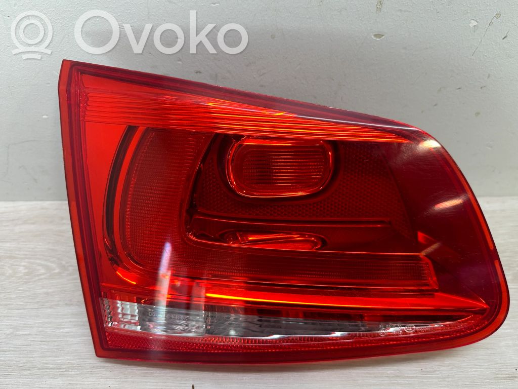 Volkswagen Touareg II Lampy tylnej klapy bagażnika 