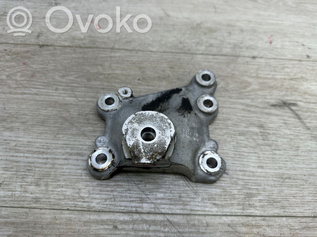 Porsche Macan (95B) Engine mounting bracket 