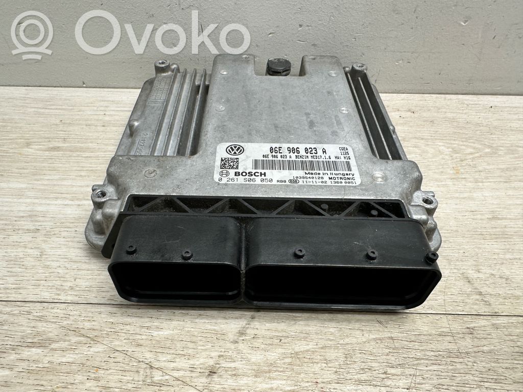 Engine control unit/module   06E906023A,0261S06050,95861860330,MED1716