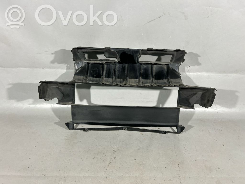 Volkswagen Touareg II Osłona wentylatora chłodnicy 