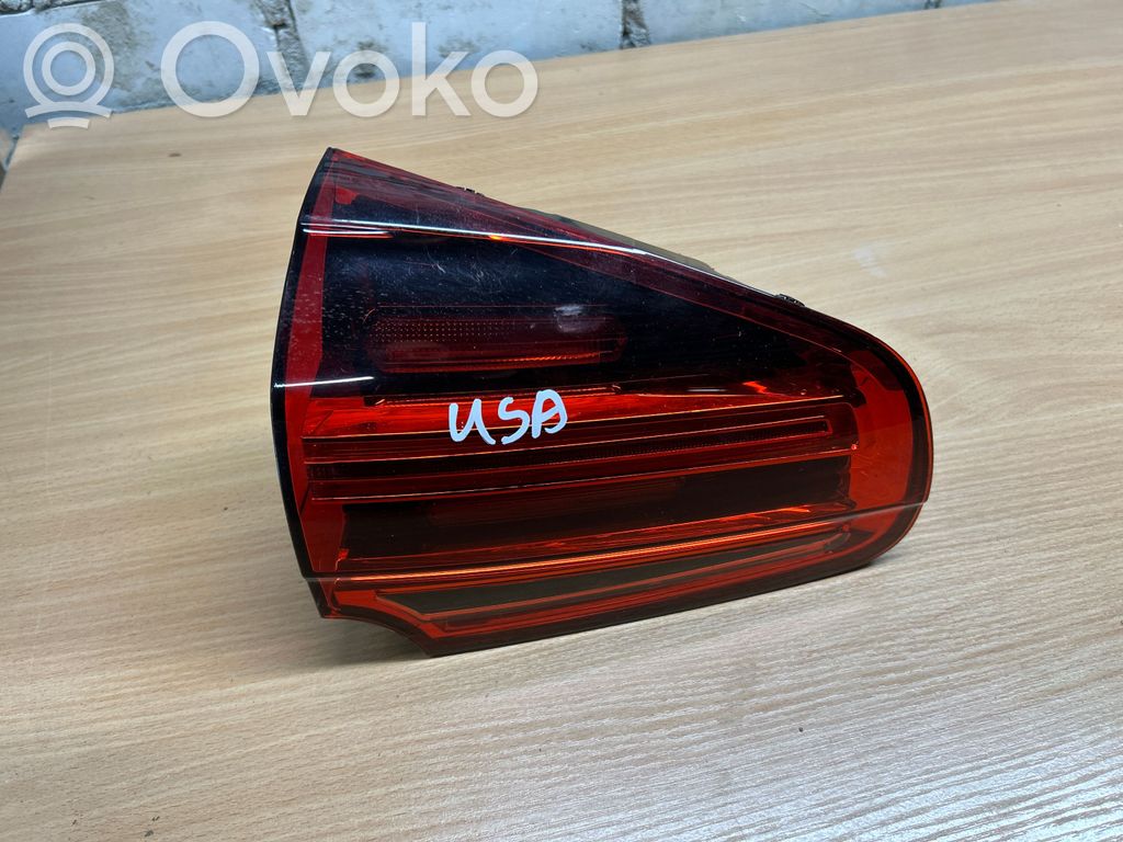 Lampy tylnej klapy bagażnika   7P5945307N,900533750JZ0,95863106500
