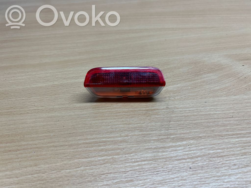 Porsche Cayenne (92A) Luz interna puerta trasera 