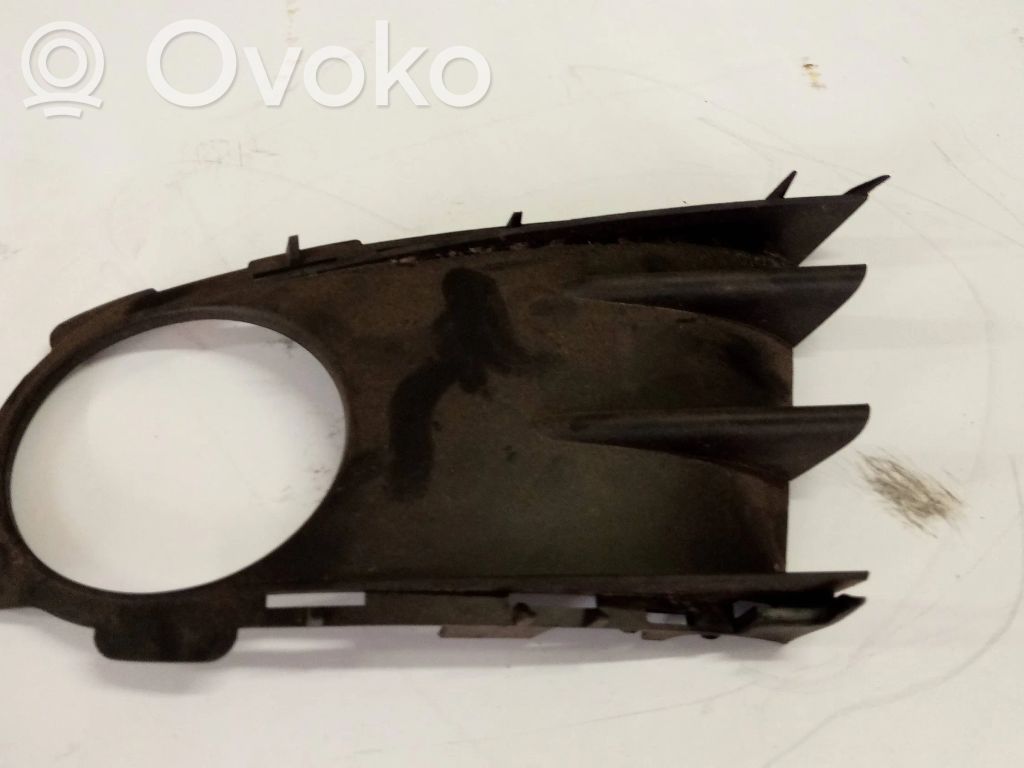 Renault Modus Etupuskurin alempi jäähdytinsäleikkö 