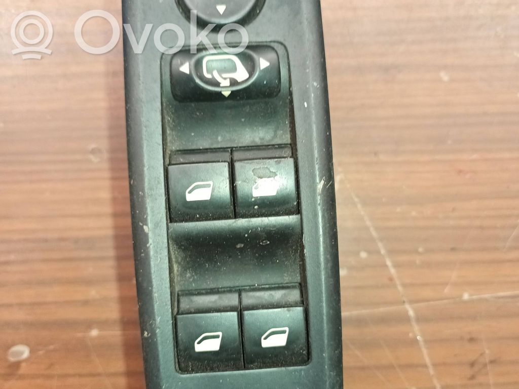 Peugeot 807 Electric window control switch 