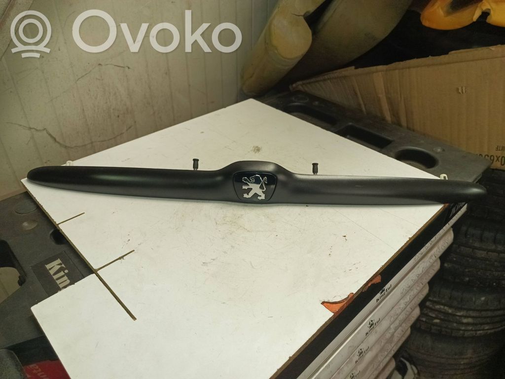 Peugeot 206 Trunk door license plate light bar 