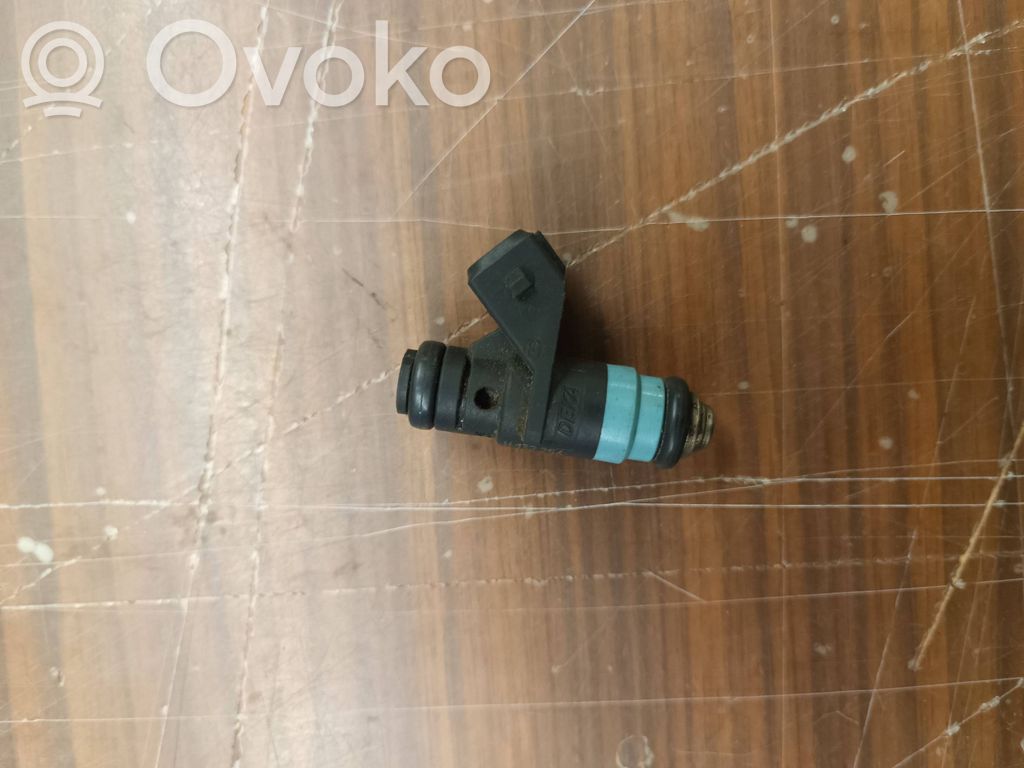 Renault Clio II Inyector de combustible 