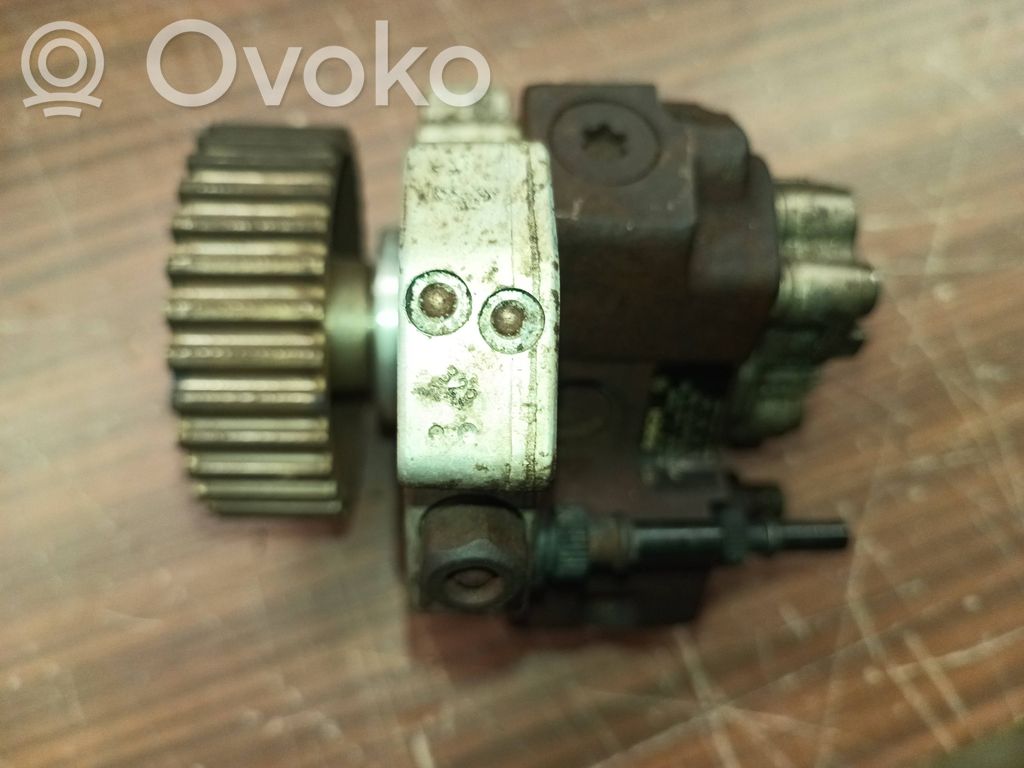 Renault Megane II Fuel injection high pressure pump 