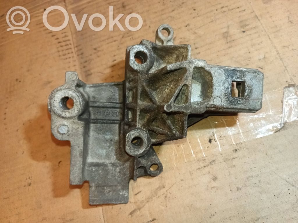 Renault Kangoo I Engine mounting bracket 