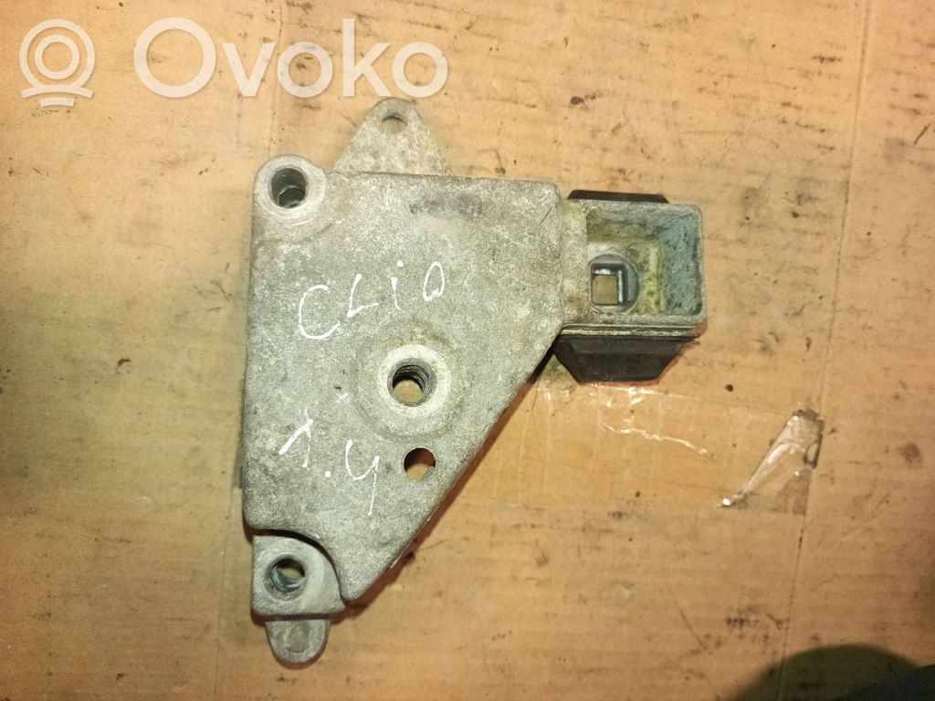 Renault Kangoo I Engine mounting bracket 
