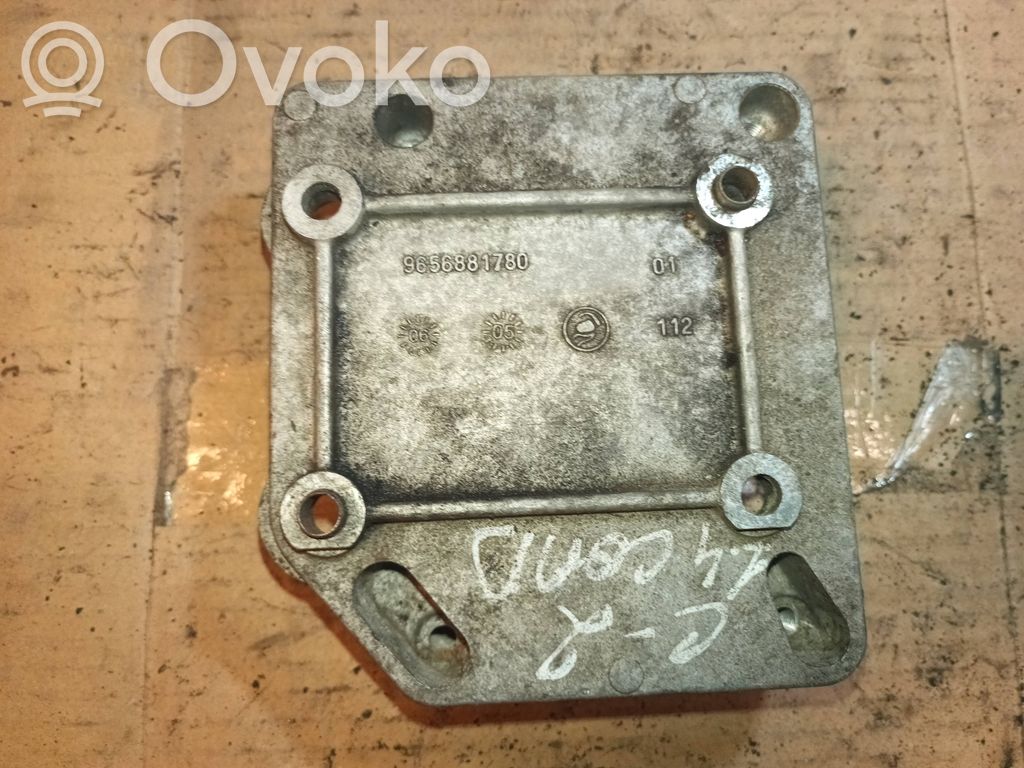 Peugeot 207 Engine mounting bracket 