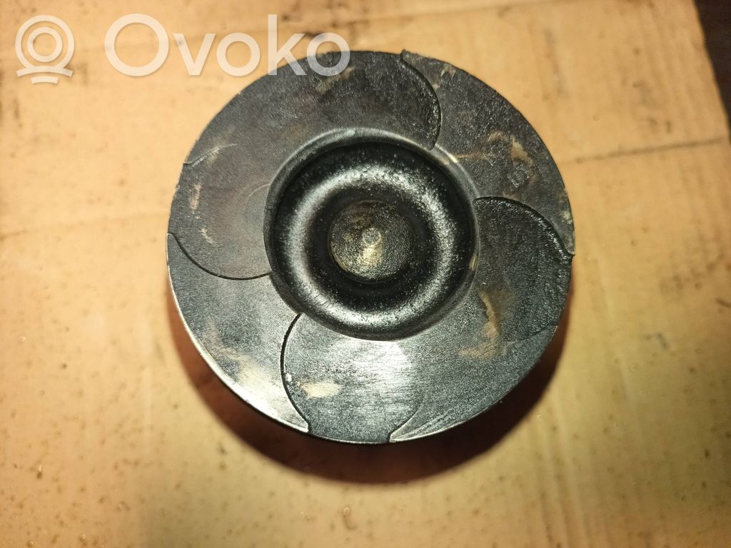 Piston   G9U