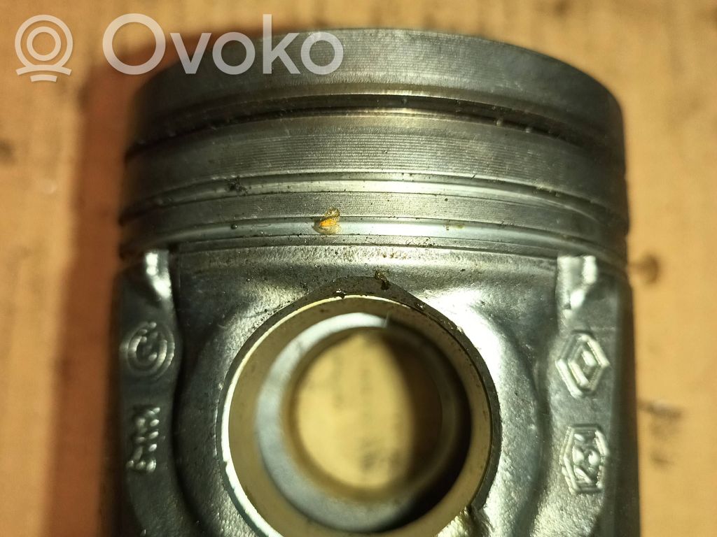 Renault Trafic II (X83) Piston 