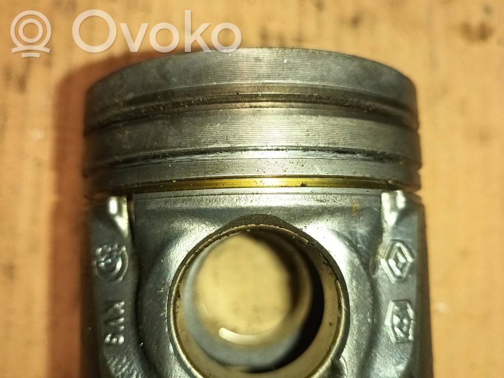 Renault Trafic II (X83) Piston 
