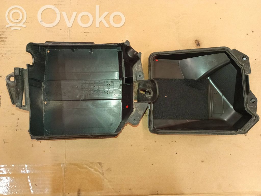 Renault Clio III Saugiklių dėžė (komplektas) 