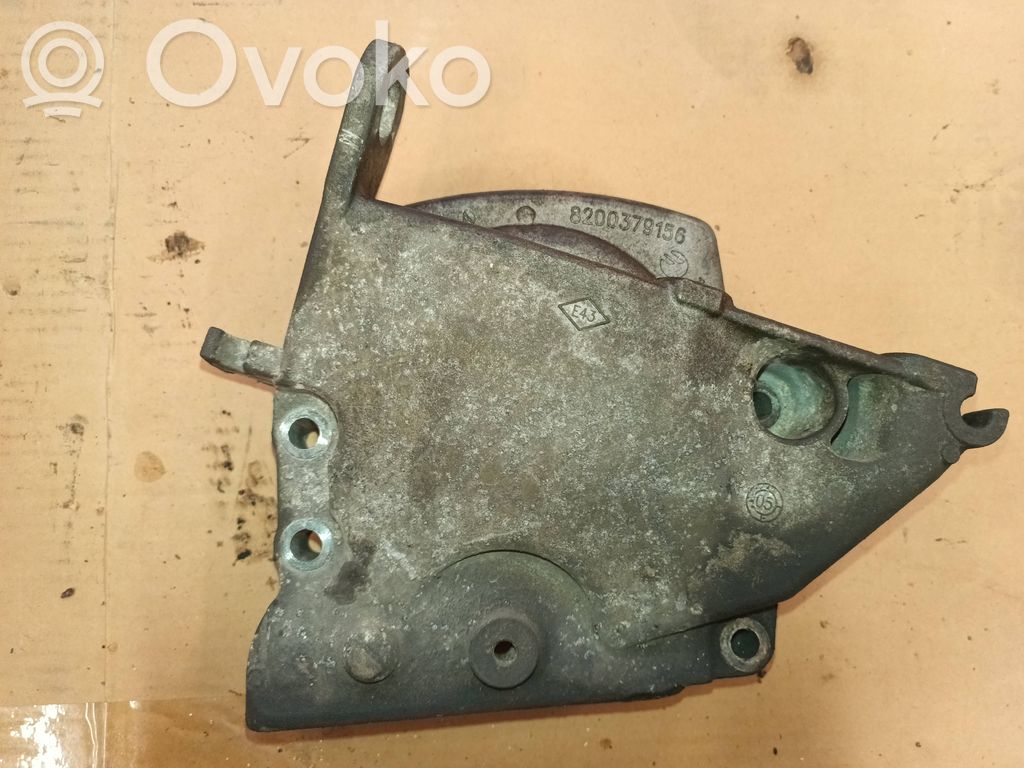 Renault Clio III Engine mounting bracket 