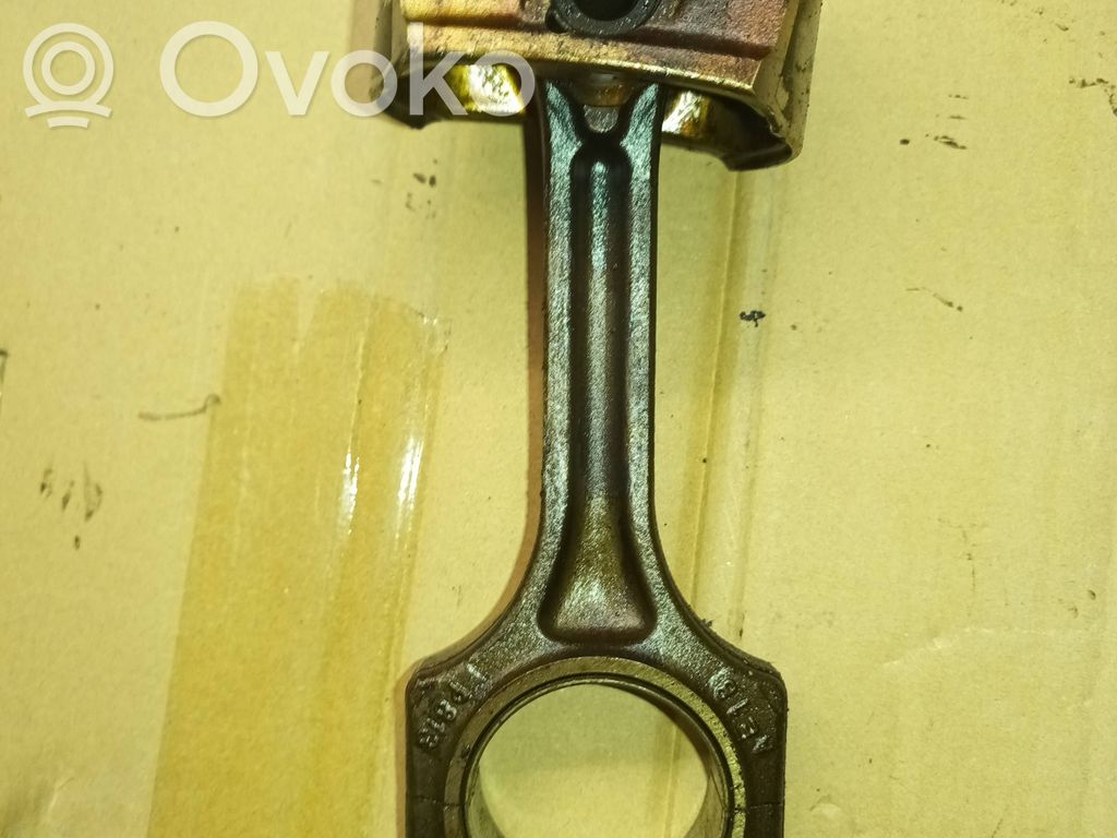 Pistón con biela   P813