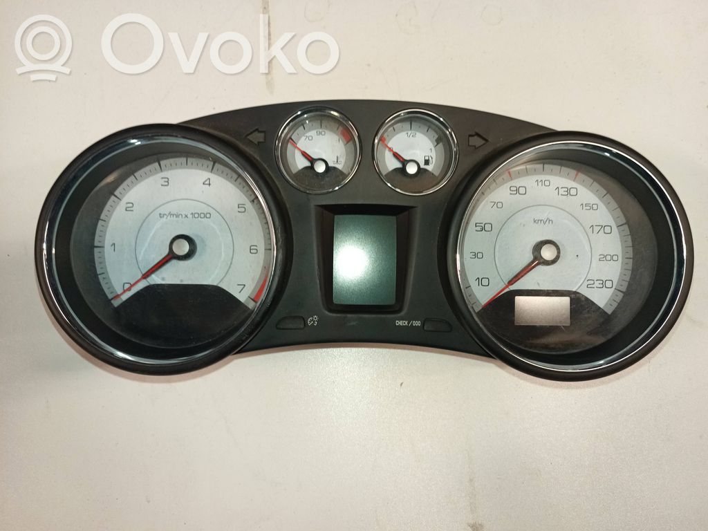 Peugeot 308 Speedometer (instrument cluster) 