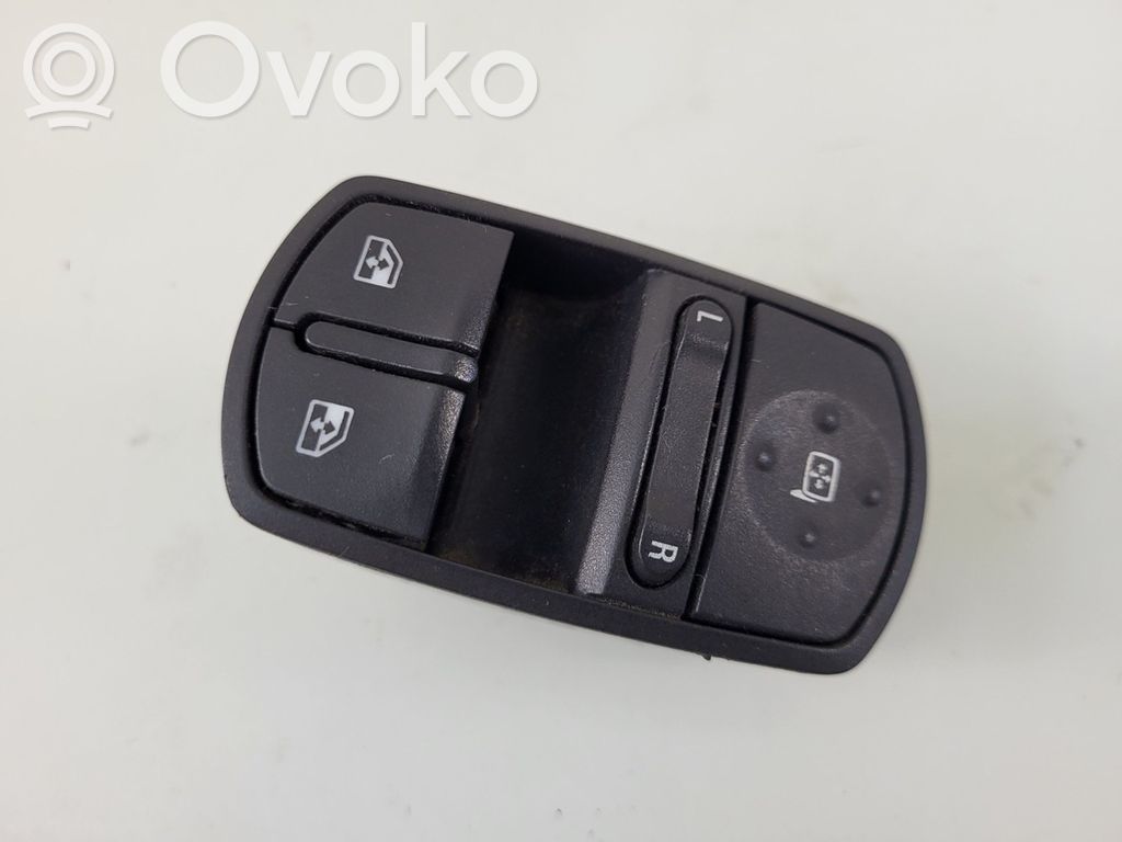 Electric window control switch   13258521AA
