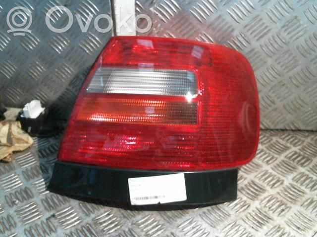 Rear/tail lights   8D0945112A