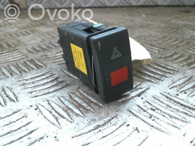 Audi A4 S4 B5 8D Botón interruptor de luz de peligro 