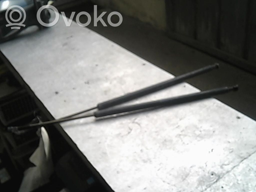 BMW 3 E46 Tailgate/trunk strut/damper 