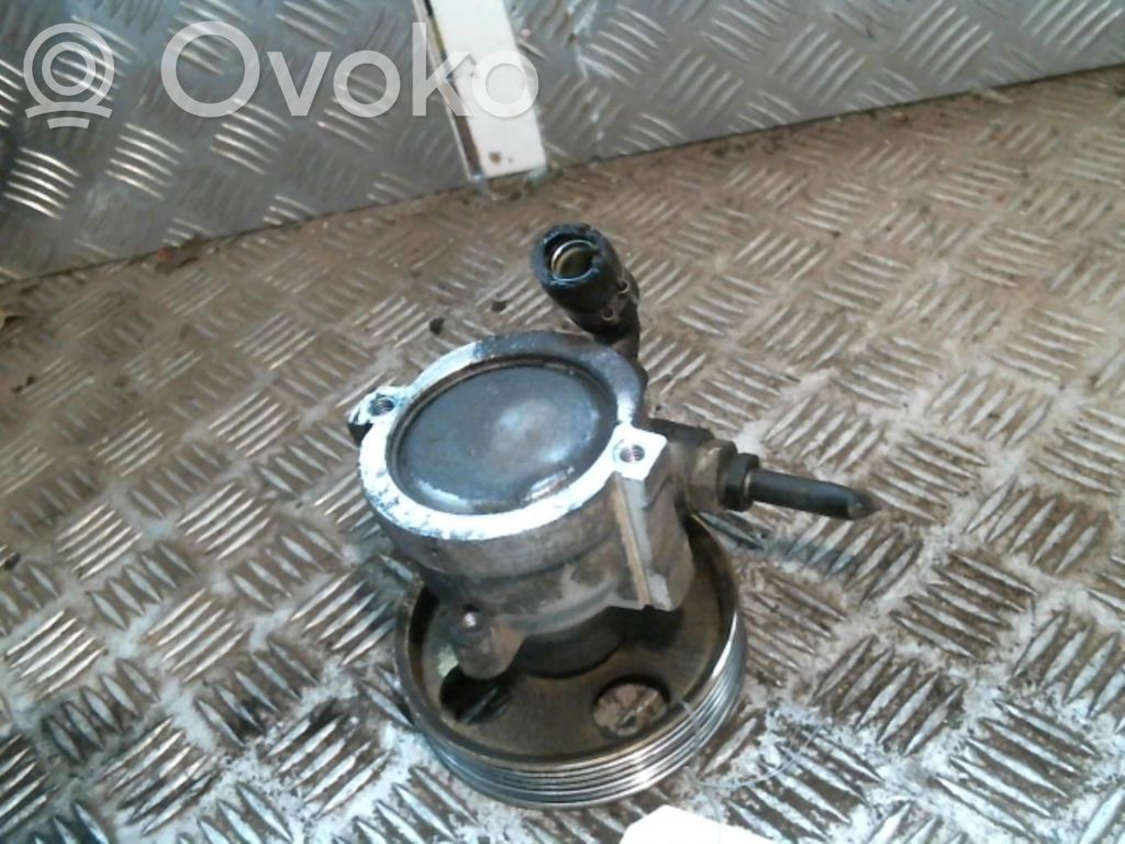 Ohjaustehostimen pumppu   000040076C