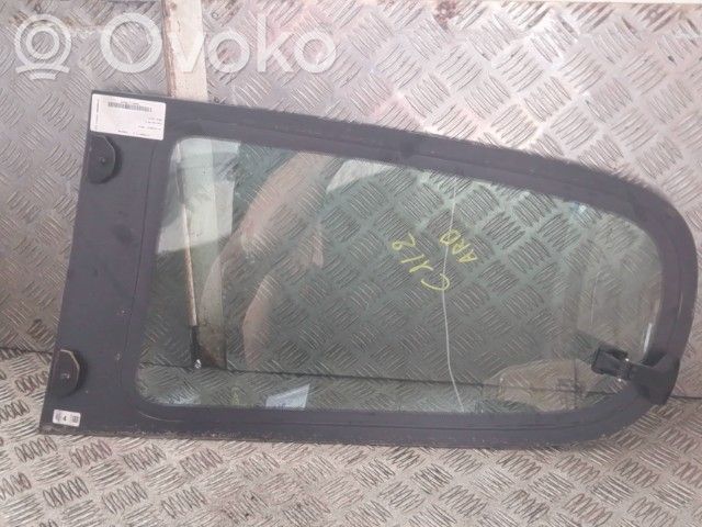 Ventanilla de ventilación de la puerta trasera
