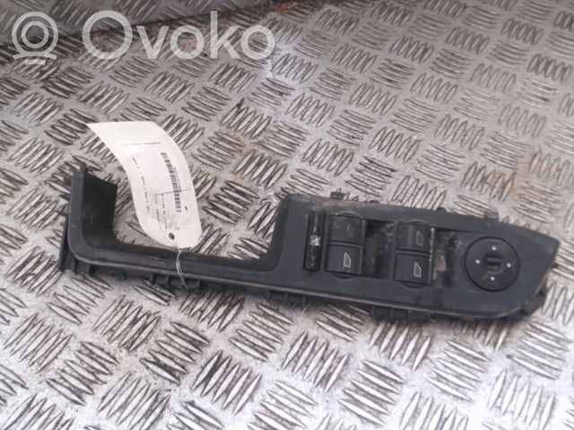 Hazard light switch   1320142