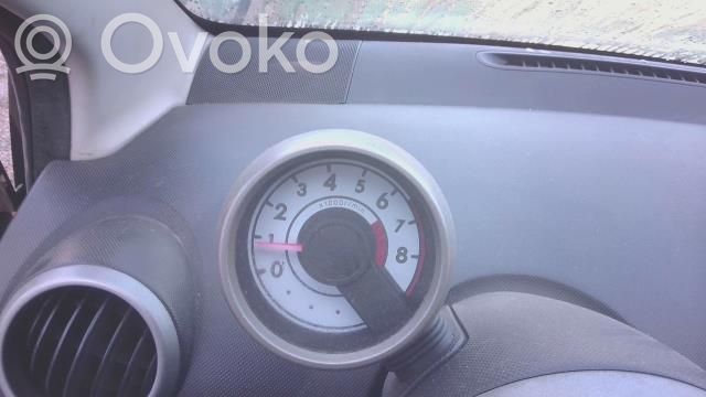 Peugeot 107 Tachometer 