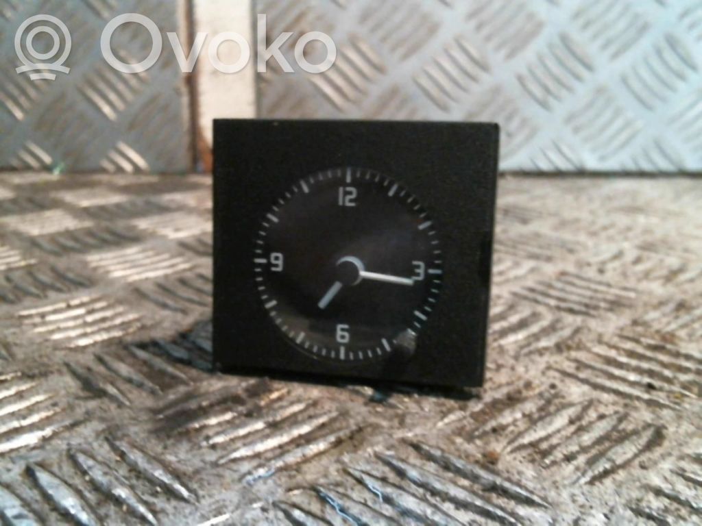 Renault Clio I Clock 